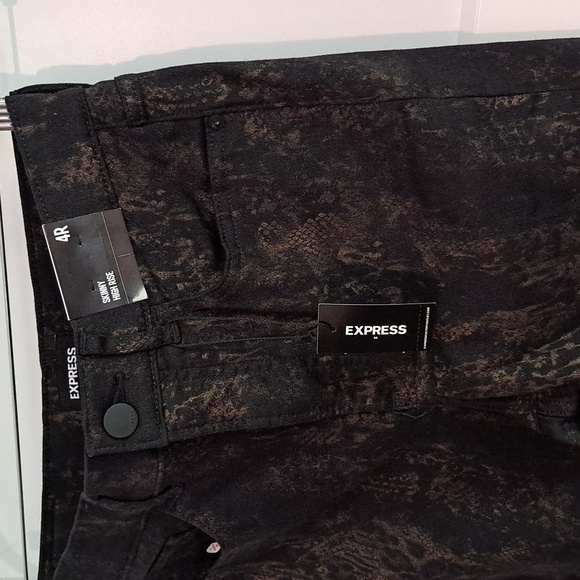 NWT High Rise Skinny Metallic Gold Foil Print Jean (Black/Gold) - EXPRESS - Picture 6 of 11